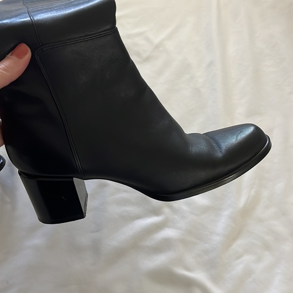 Naturalizer boots - Picture 12 of 12